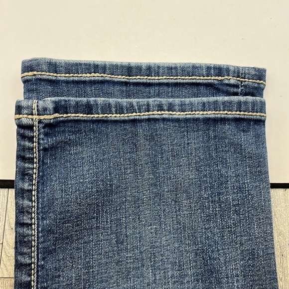 BKE Denim Kate Capri Stretch Mid Rise Size 27 - Picture 12 of 16